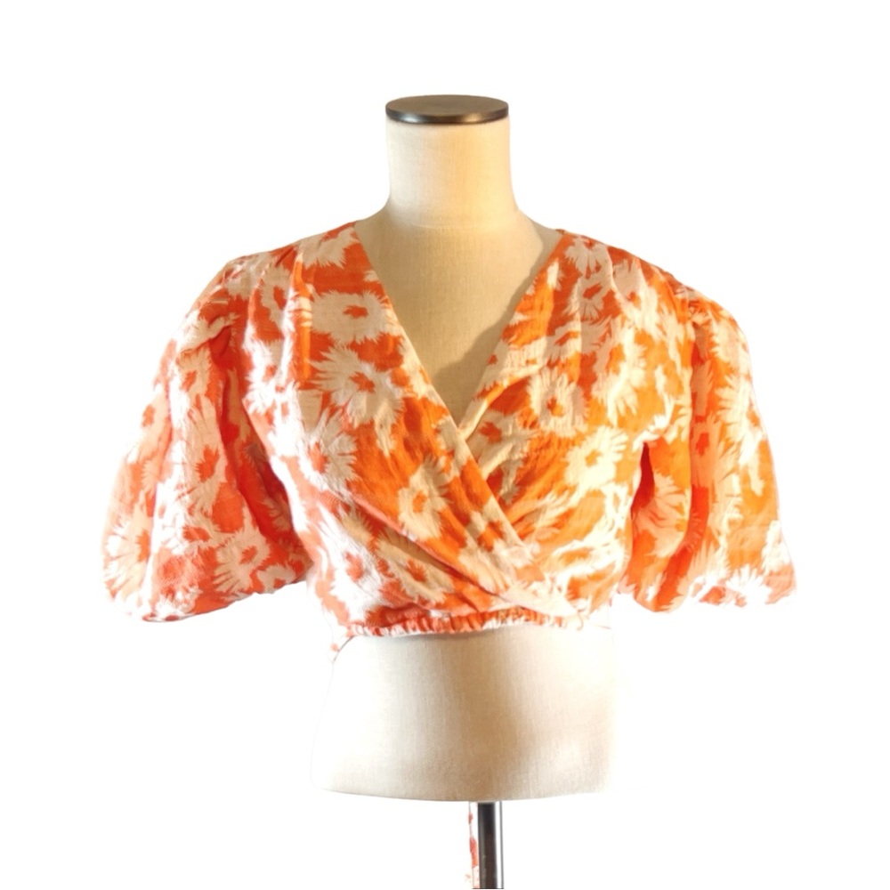 Olivaceous Coral Crop Top with Cutout Back  Size Medium Vacation Festival